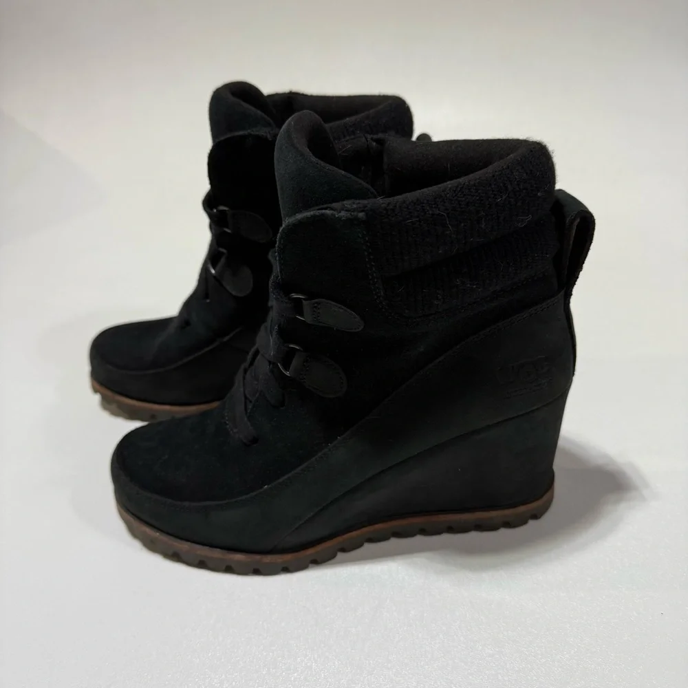 UGG Kriston Suede Leather Wedge Bootie Womens Size 7